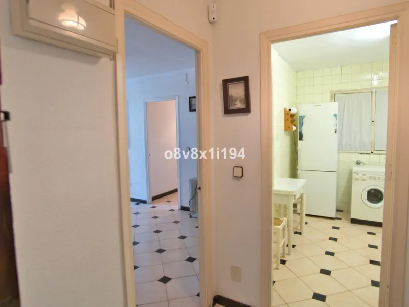 Apartment - Middle Floor Apartment в продаже в Málaga, Málaga. В доме 3 спален и 1 ванных комнат. Площадь дома 86 м²