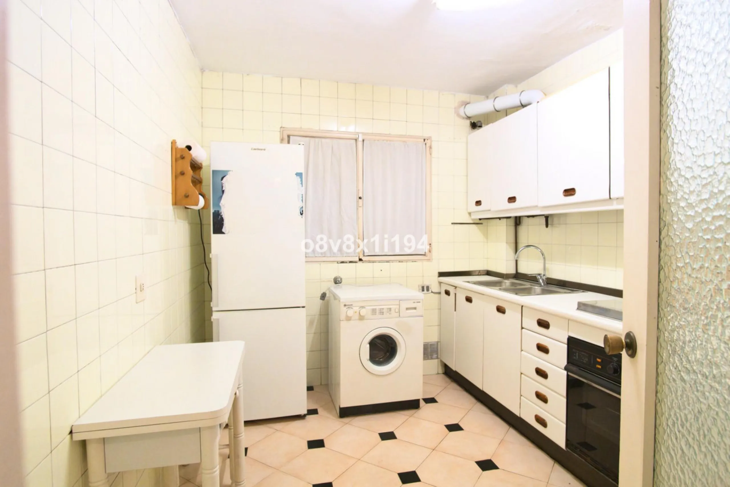 Apartment - Middle Floor Apartment в продаже в Málaga, Málaga. В доме 3 спален и 1 ванных комнат. Площадь дома 86 м²