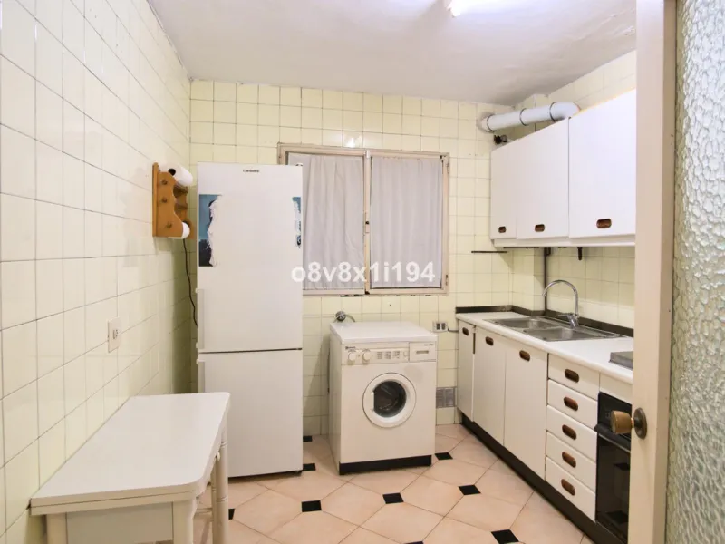 Apartment - Middle Floor Apartment в продаже в Málaga, Málaga. В доме 3 спален и 1 ванных комнат. Площадь дома 86 м²