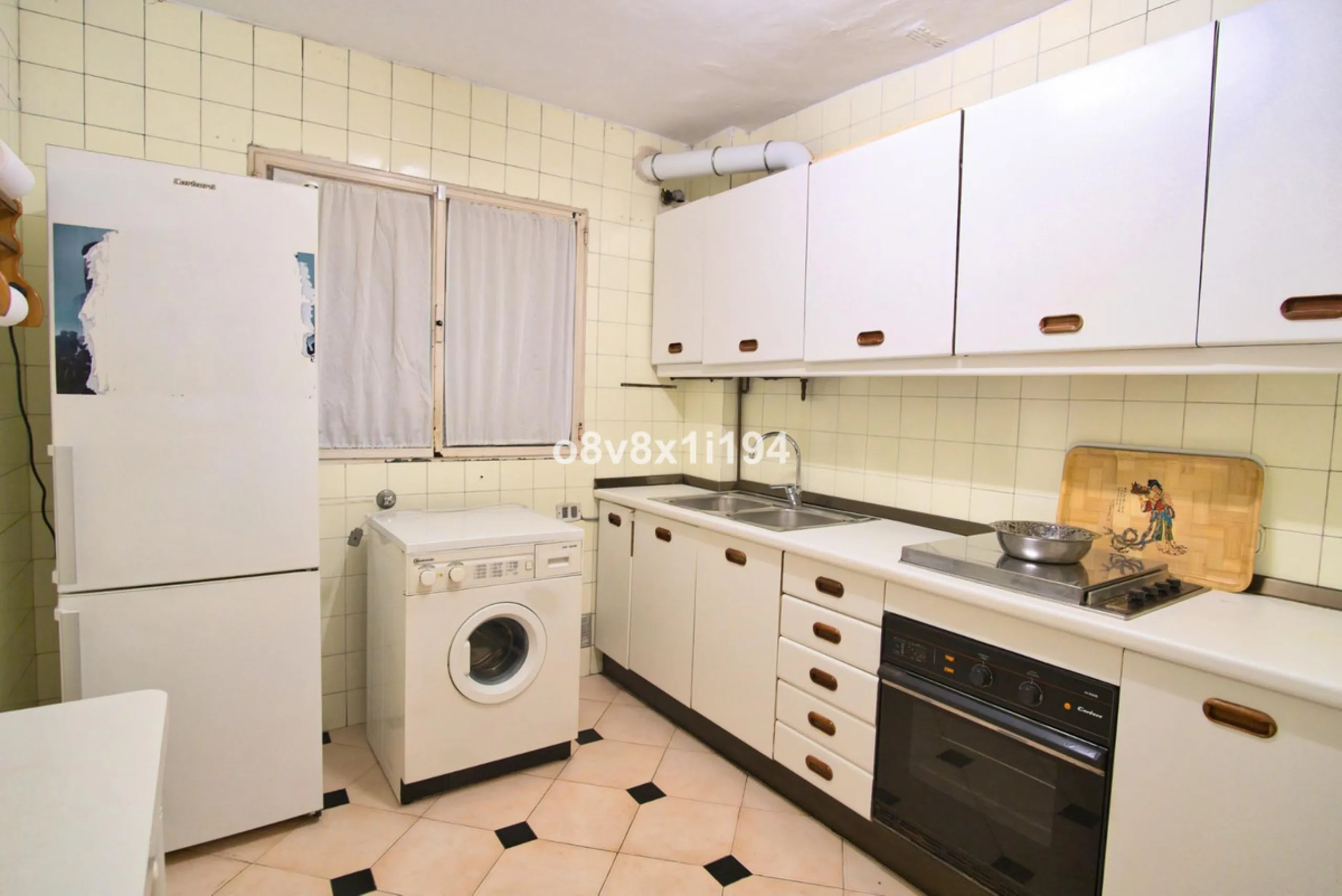 Apartment - Middle Floor Apartment в продаже в Málaga, Málaga. В доме 3 спален и 1 ванных комнат. Площадь дома 86 м²