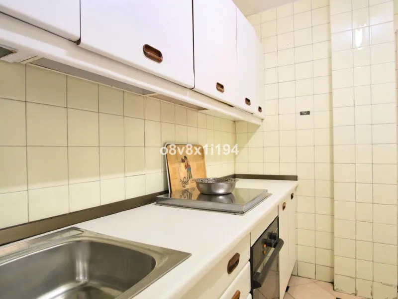 Apartment - Middle Floor Apartment в продаже в Málaga, Málaga. В доме 3 спален и 1 ванных комнат. Площадь дома 86 м²