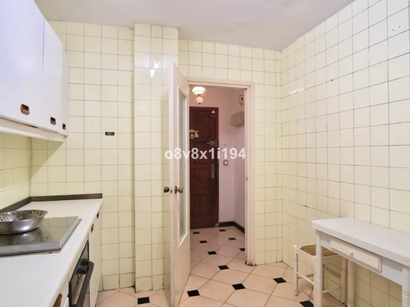 Apartment - Middle Floor Apartment в продаже в Málaga, Málaga. В доме 3 спален и 1 ванных комнат. Площадь дома 86 м²