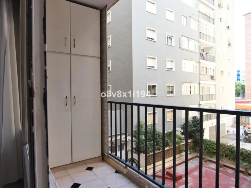 Apartment - Middle Floor Apartment в продаже в Málaga, Málaga. В доме 3 спален и 1 ванных комнат. Площадь дома 86 м²