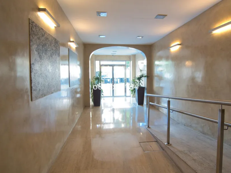 Apartment - Middle Floor Apartment в продаже в Málaga, Málaga. В доме 3 спален и 1 ванных комнат. Площадь дома 86 м²