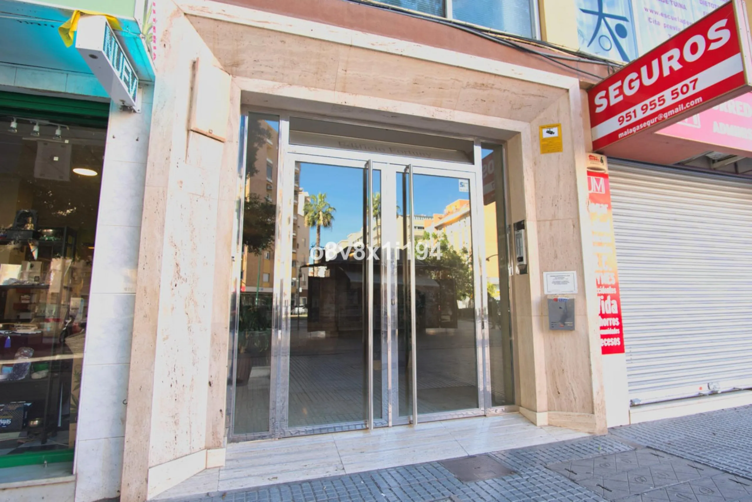 Apartment - Middle Floor Apartment в продаже в Málaga, Málaga. В доме 3 спален и 1 ванных комнат. Площадь дома 86 м²