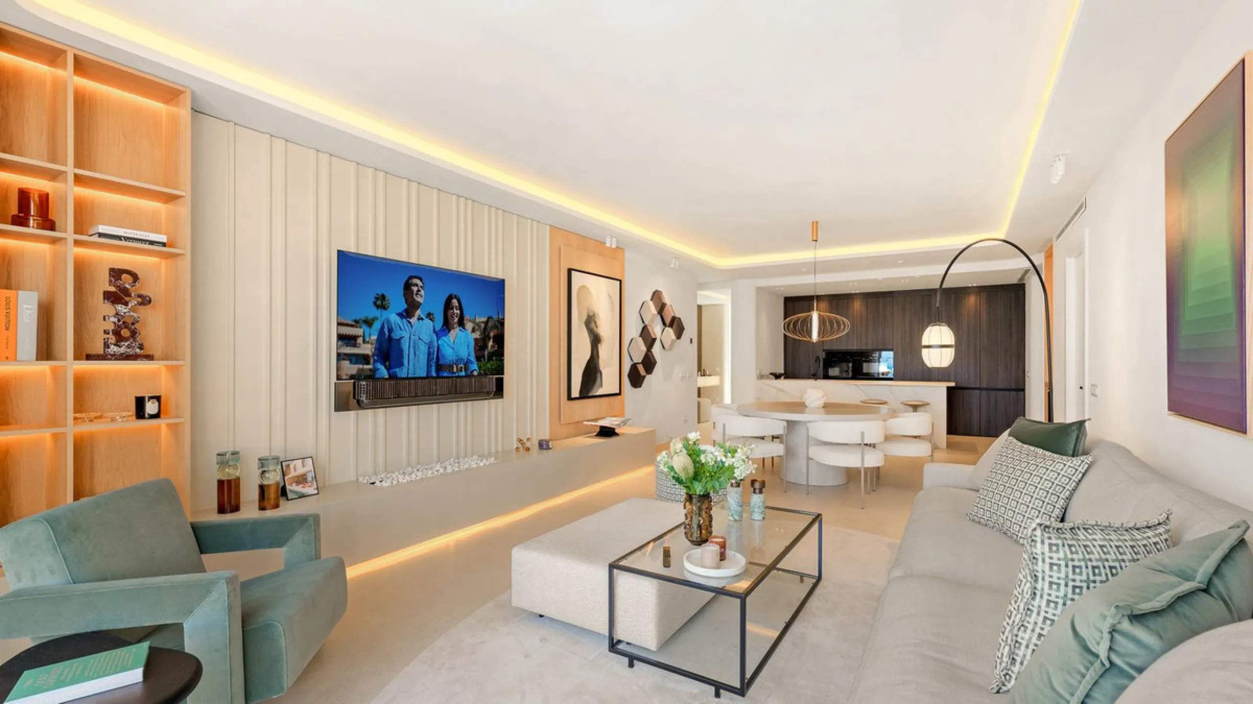 Apartment - Penthouse Duplex в продаже в Estepona, Málaga. В доме 3 спален и 3 ванных комнат. Площадь дома 154 м²