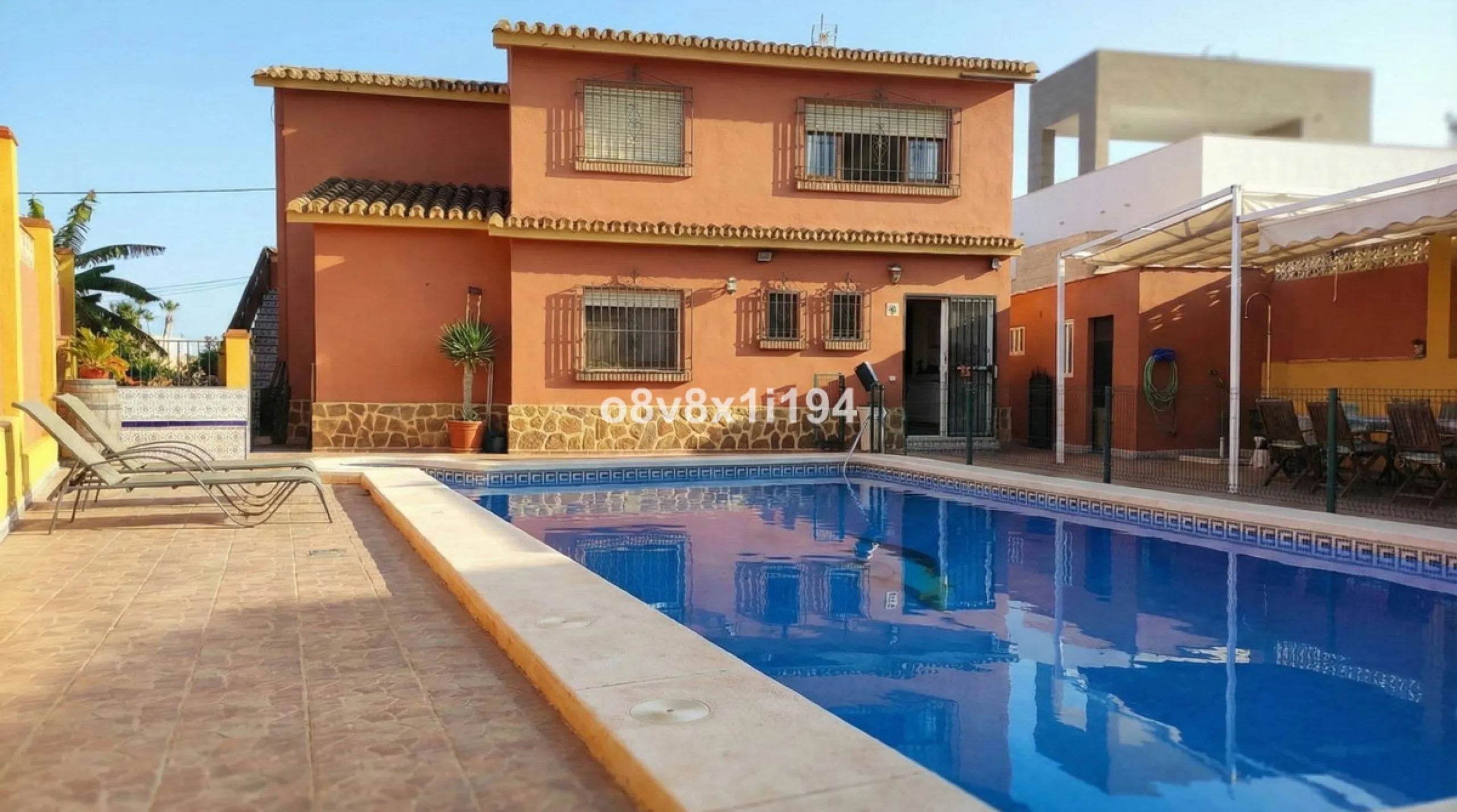 House - Detached Villa в продаже в Rincón de la Victoria, Málaga. В доме 11 спален и 5 ванных комнат. Площадь дома 432 м². Площадь участка 695 м²