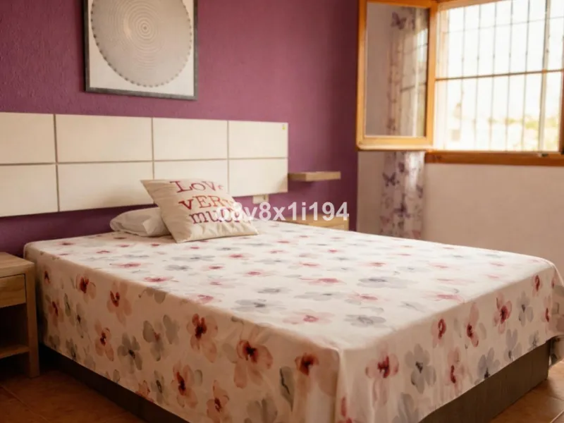 House - Detached Villa в продаже в Rincón de la Victoria, Málaga. В доме 11 спален и 5 ванных комнат. Площадь дома 432 м². Площадь участка 695 м²