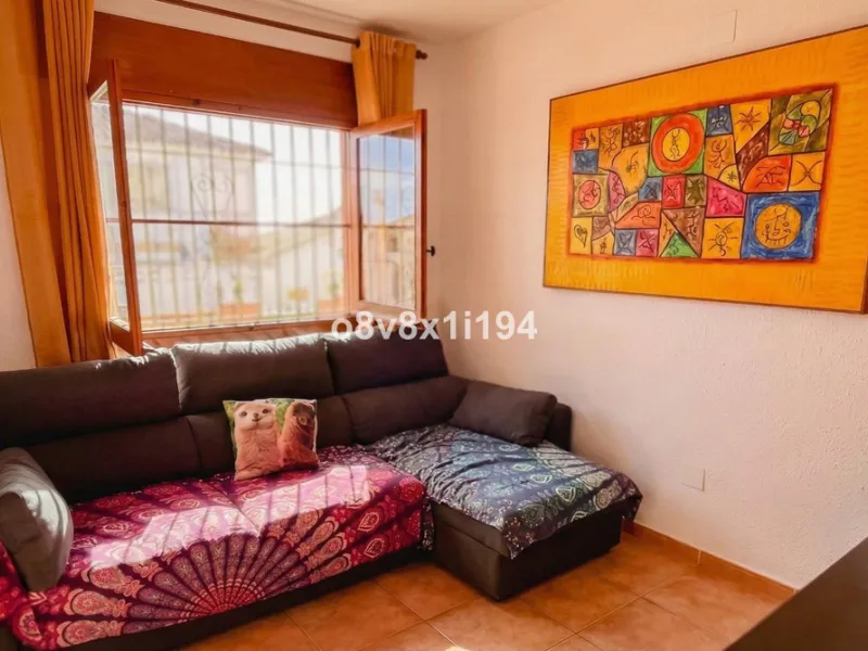 House - Detached Villa в продаже в Rincón de la Victoria, Málaga. В доме 11 спален и 5 ванных комнат. Площадь дома 432 м². Площадь участка 695 м²