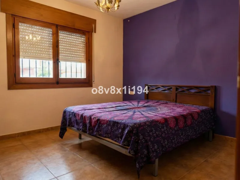 House - Detached Villa в продаже в Rincón de la Victoria, Málaga. В доме 11 спален и 5 ванных комнат. Площадь дома 432 м². Площадь участка 695 м²