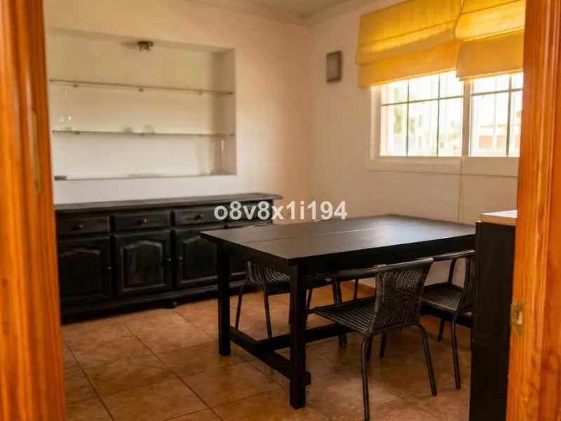 House - Detached Villa в продаже в Rincón de la Victoria, Málaga. В доме 11 спален и 5 ванных комнат. Площадь дома 432 м². Площадь участка 695 м²