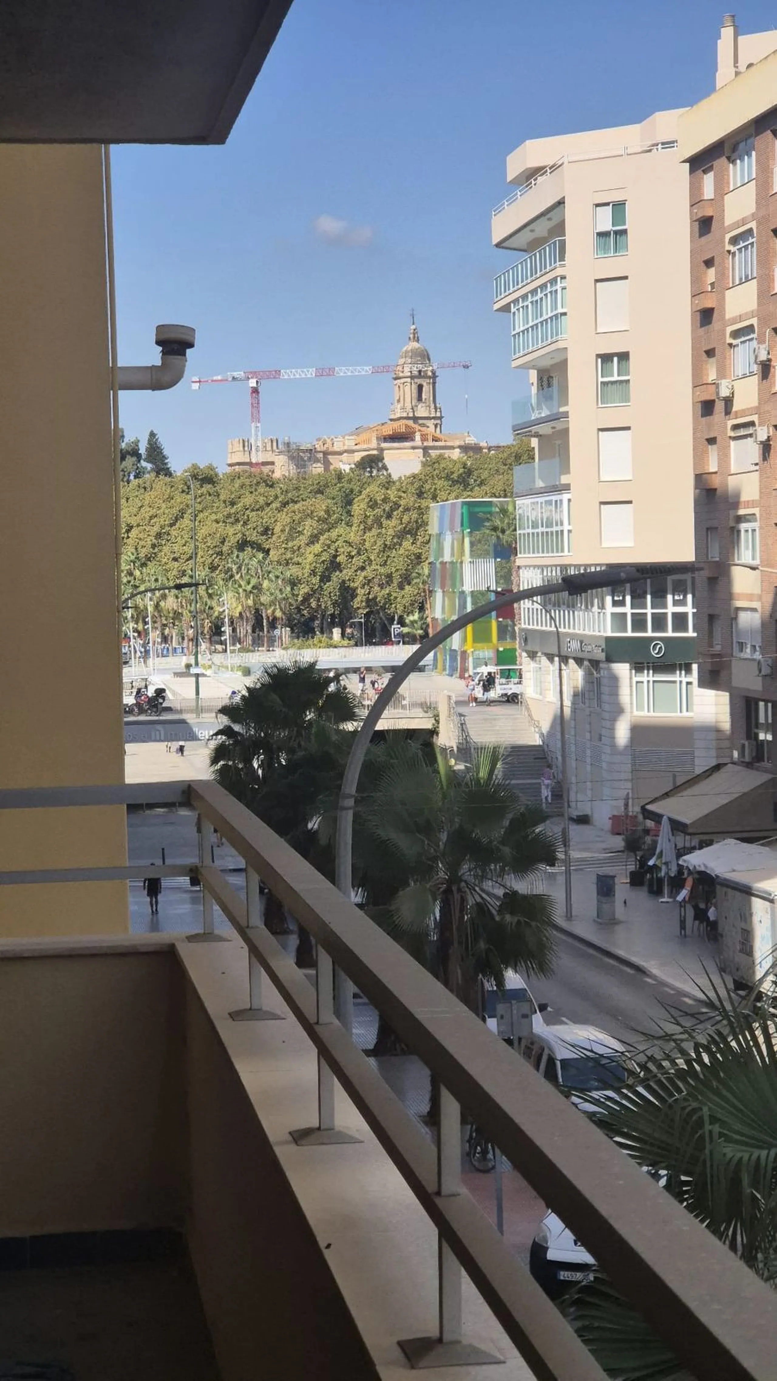 Apartment - Middle Floor Apartment в продаже в Málaga, Málaga. В доме 5 спален и 3 ванных комнат. Площадь дома 194 м²