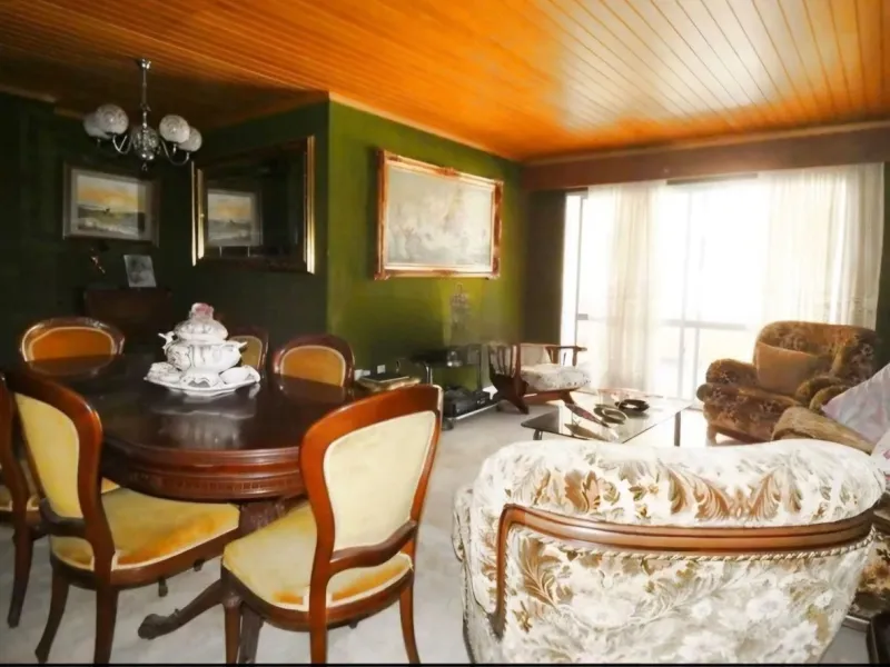 Apartment - Middle Floor Apartment в продаже в Málaga, Málaga. В доме 5 спален и 3 ванных комнат. Площадь дома 194 м²
