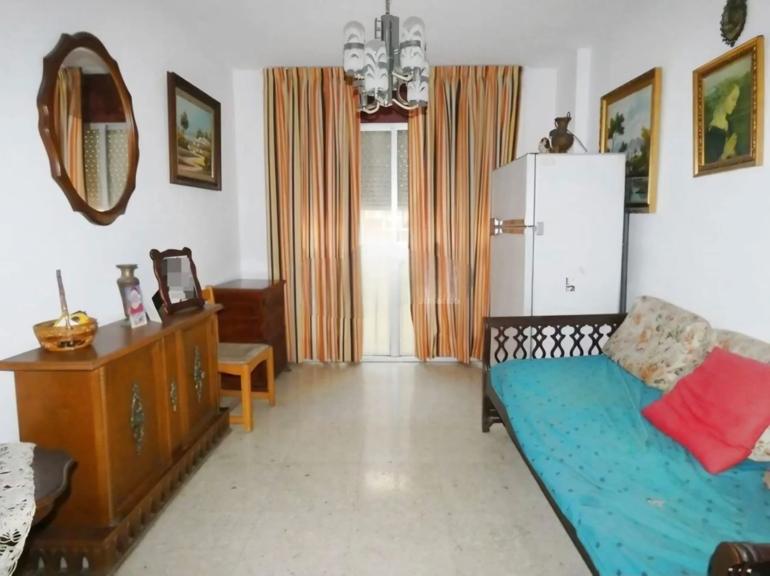 Apartment - Middle Floor Apartment в продаже в Málaga, Málaga. В доме 5 спален и 3 ванных комнат. Площадь дома 194 м²