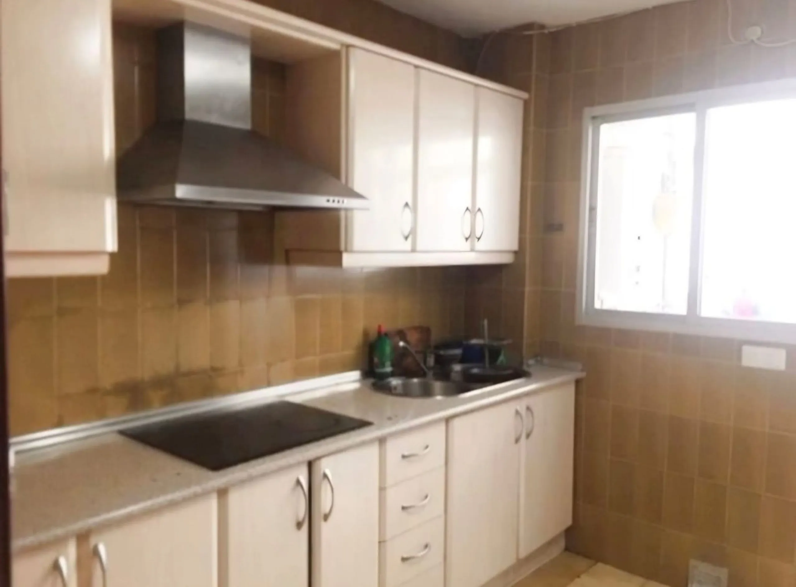 Apartment - Middle Floor Apartment в продаже в Málaga, Málaga. В доме 5 спален и 3 ванных комнат. Площадь дома 194 м²