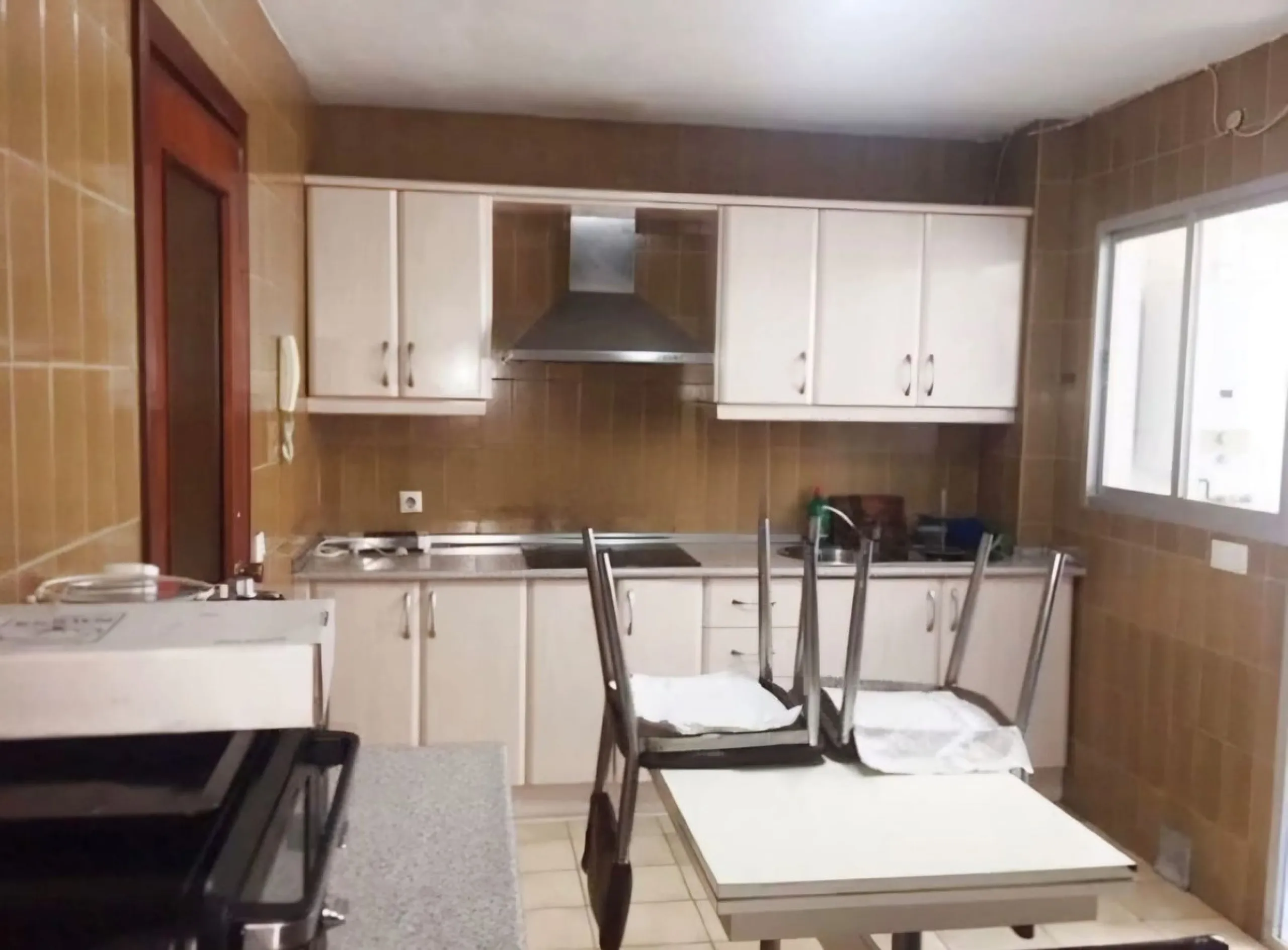 Apartment - Middle Floor Apartment в продаже в Málaga, Málaga. В доме 5 спален и 3 ванных комнат. Площадь дома 194 м²