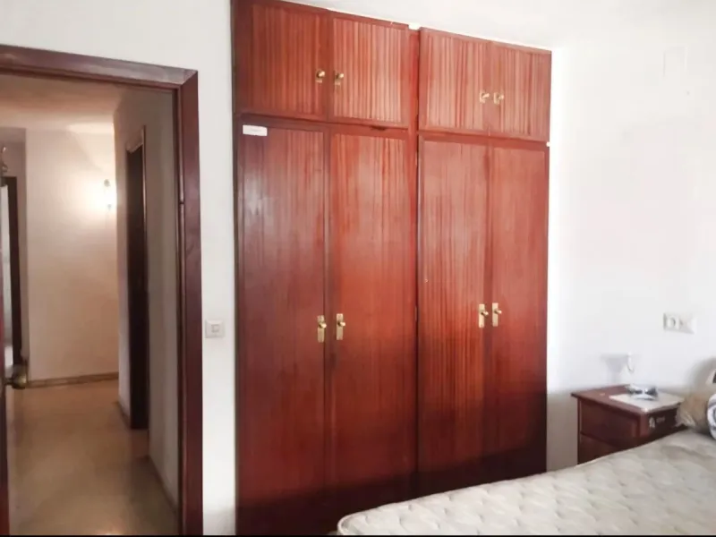 Apartment - Middle Floor Apartment в продаже в Málaga, Málaga. В доме 5 спален и 3 ванных комнат. Площадь дома 194 м²