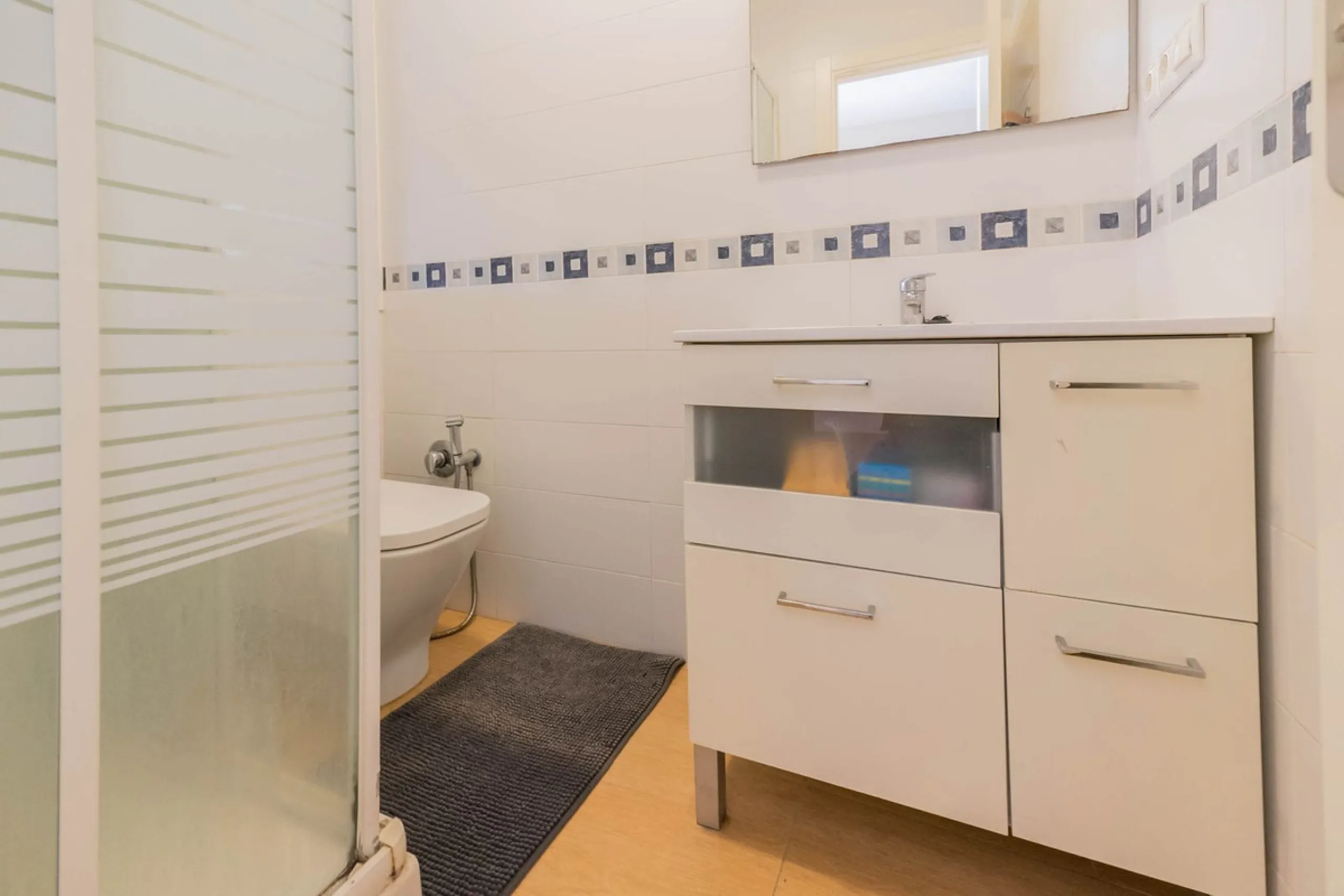 House - Townhouse в продаже в Marbella, Málaga. В доме 6 спален и 4 ванных комнат. Площадь дома 431 м²