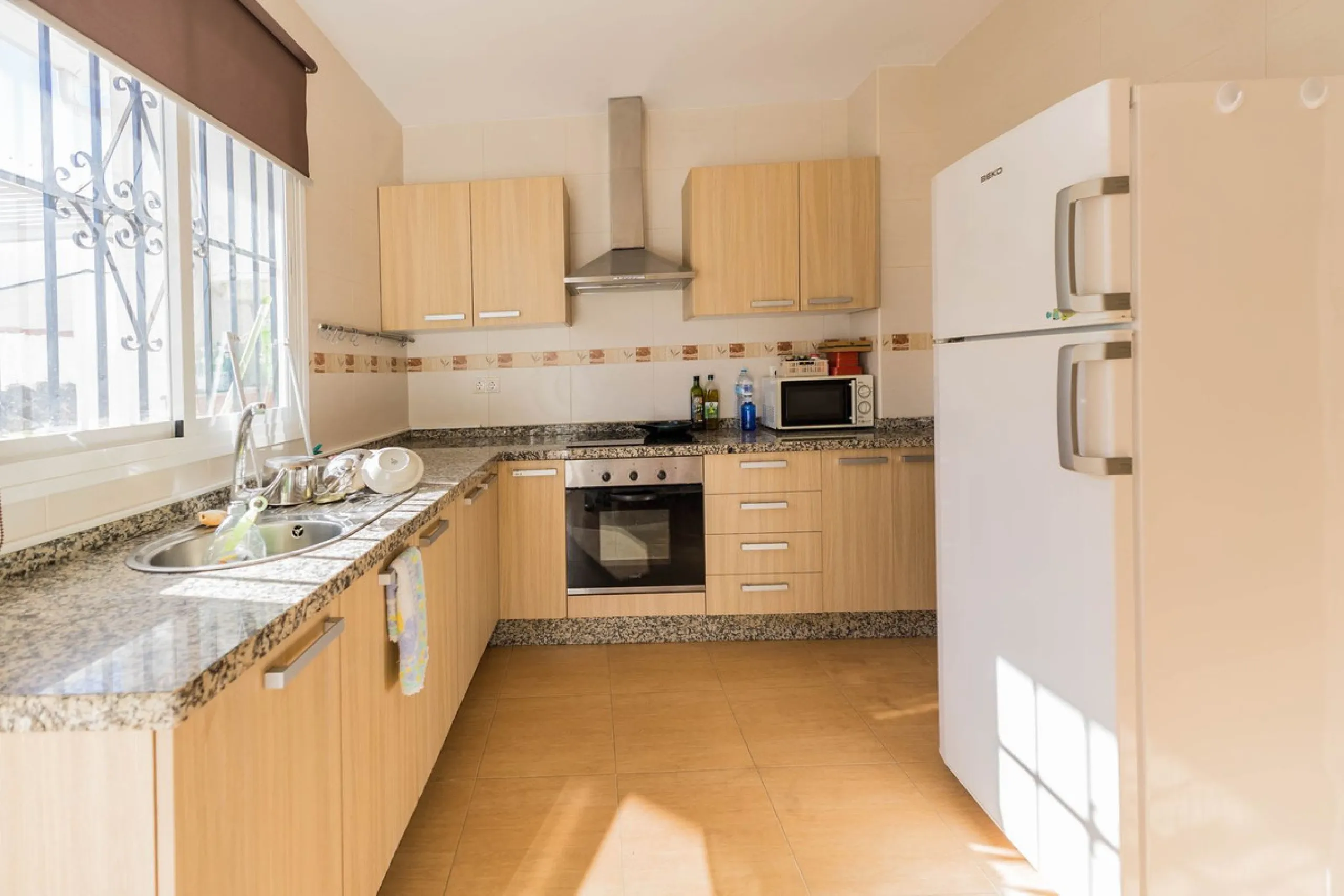 House - Townhouse в продаже в Marbella, Málaga. В доме 6 спален и 4 ванных комнат. Площадь дома 431 м²