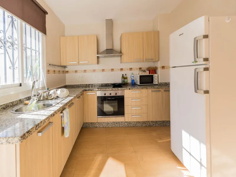 House - Townhouse в продаже в Marbella, Málaga. В доме 6 спален и 4 ванных комнат. Площадь дома 431 м²