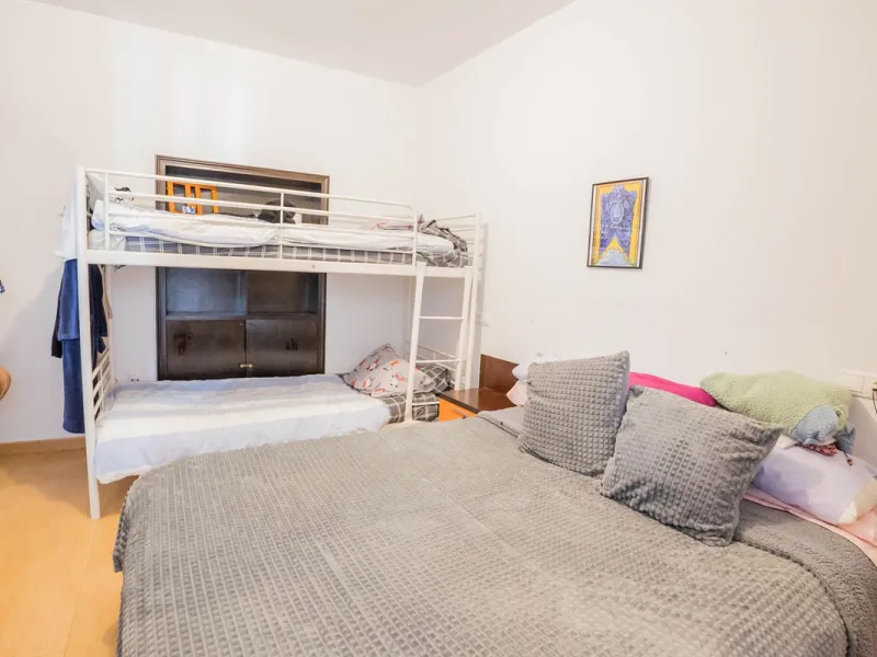 House - Townhouse в продаже в Marbella, Málaga. В доме 6 спален и 4 ванных комнат. Площадь дома 431 м²