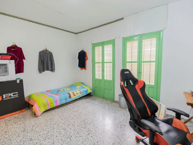 House - Townhouse в продаже в Marbella, Málaga. В доме 6 спален и 4 ванных комнат. Площадь дома 431 м²