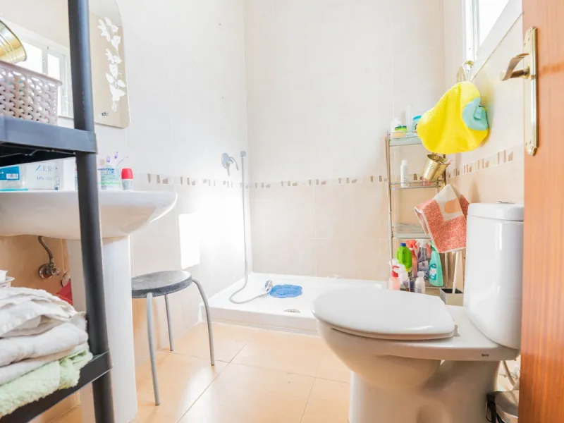 House - Townhouse в продаже в Marbella, Málaga. В доме 6 спален и 4 ванных комнат. Площадь дома 431 м²