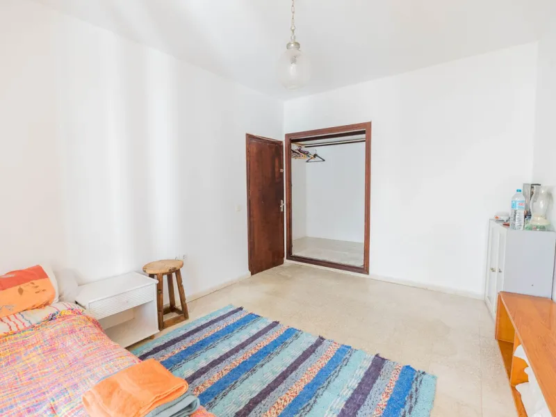 House - Townhouse в продаже в Marbella, Málaga. В доме 6 спален и 4 ванных комнат. Площадь дома 431 м²