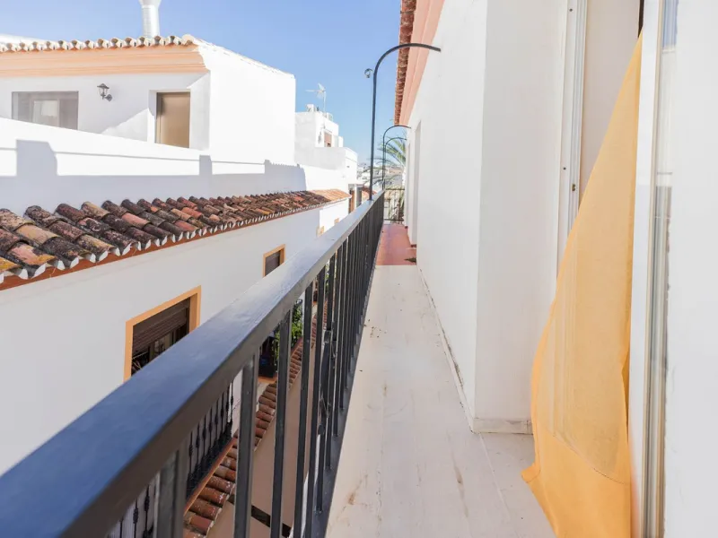 House - Townhouse в продаже в Marbella, Málaga. В доме 6 спален и 4 ванных комнат. Площадь дома 431 м²