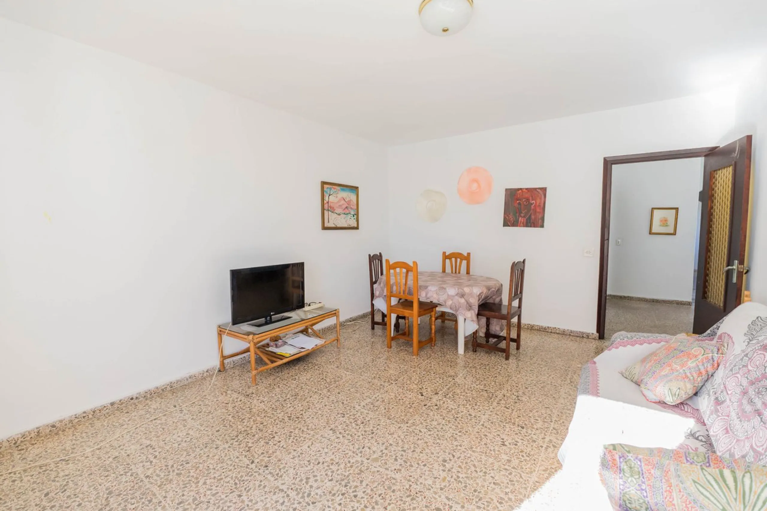 House - Townhouse в продаже в Marbella, Málaga. В доме 6 спален и 4 ванных комнат. Площадь дома 431 м²