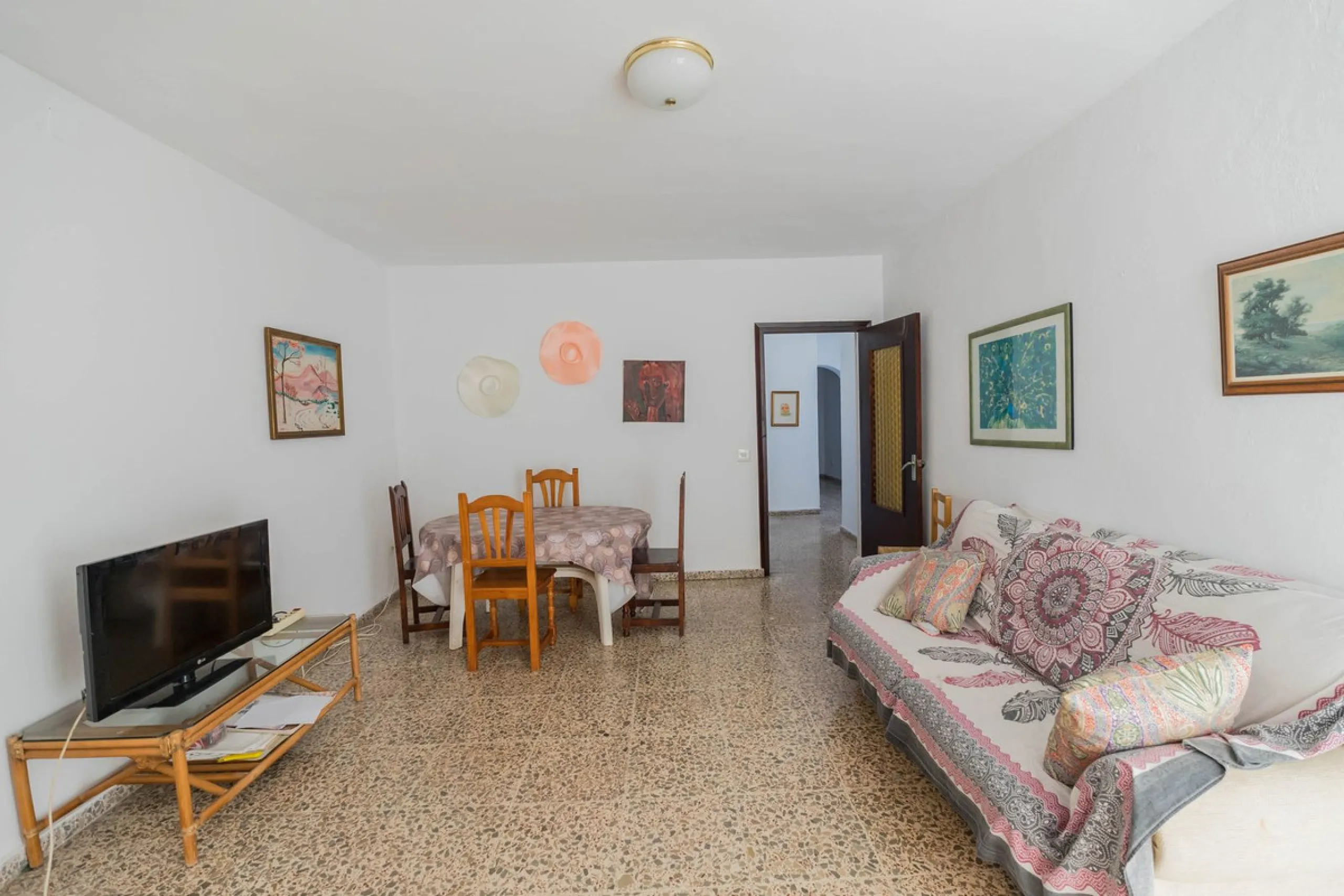 House - Townhouse в продаже в Marbella, Málaga. В доме 6 спален и 4 ванных комнат. Площадь дома 431 м²