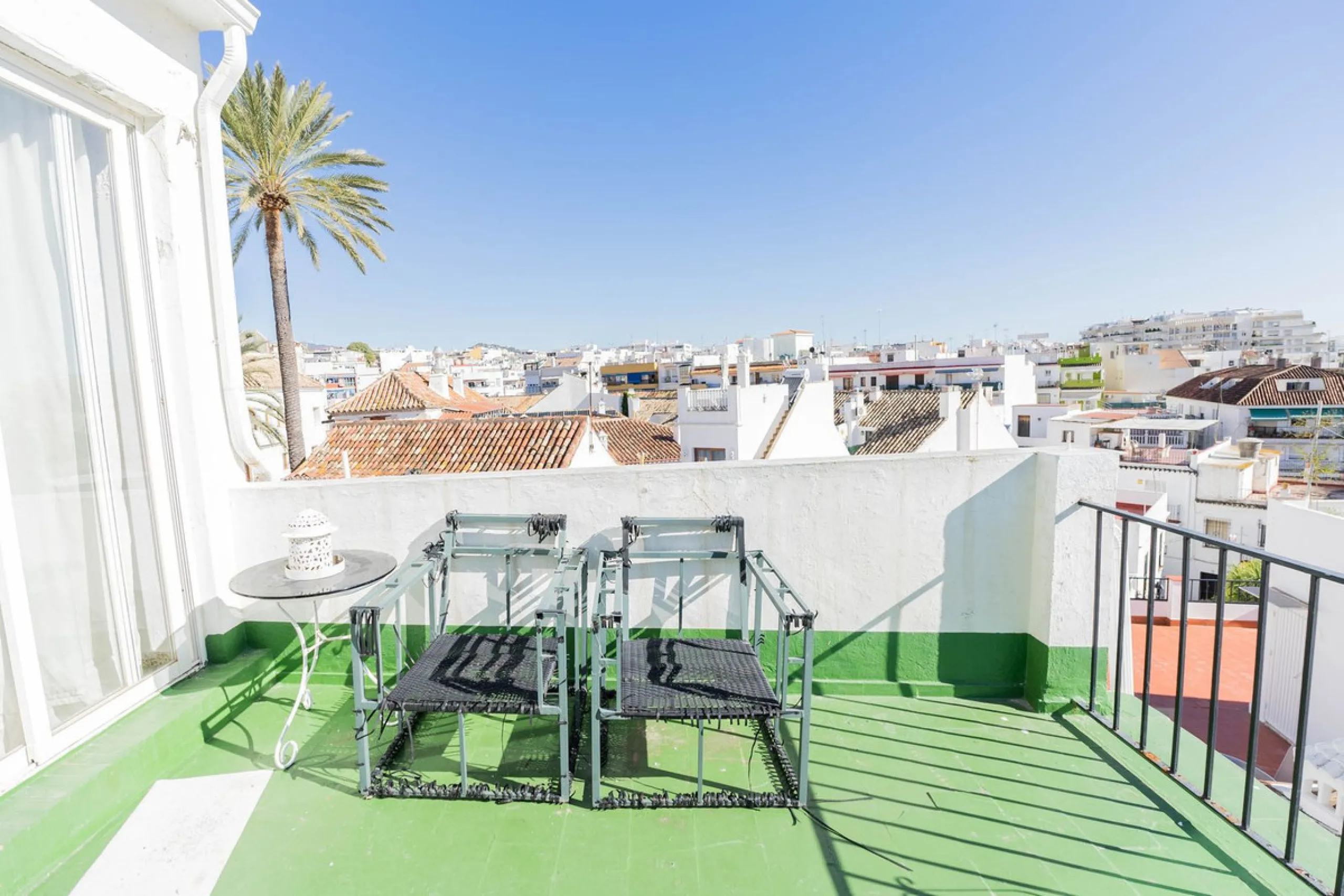 House - Townhouse в продаже в Marbella, Málaga. В доме 6 спален и 4 ванных комнат. Площадь дома 431 м²