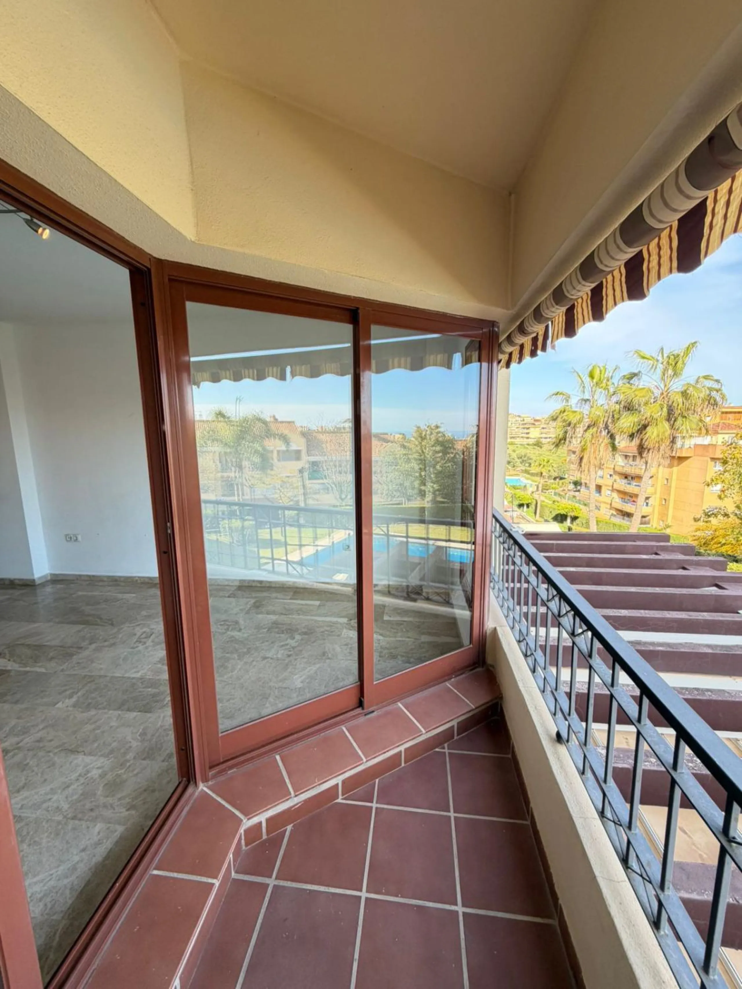 APARTMENT WITH DIRECT SEA VIEWS!