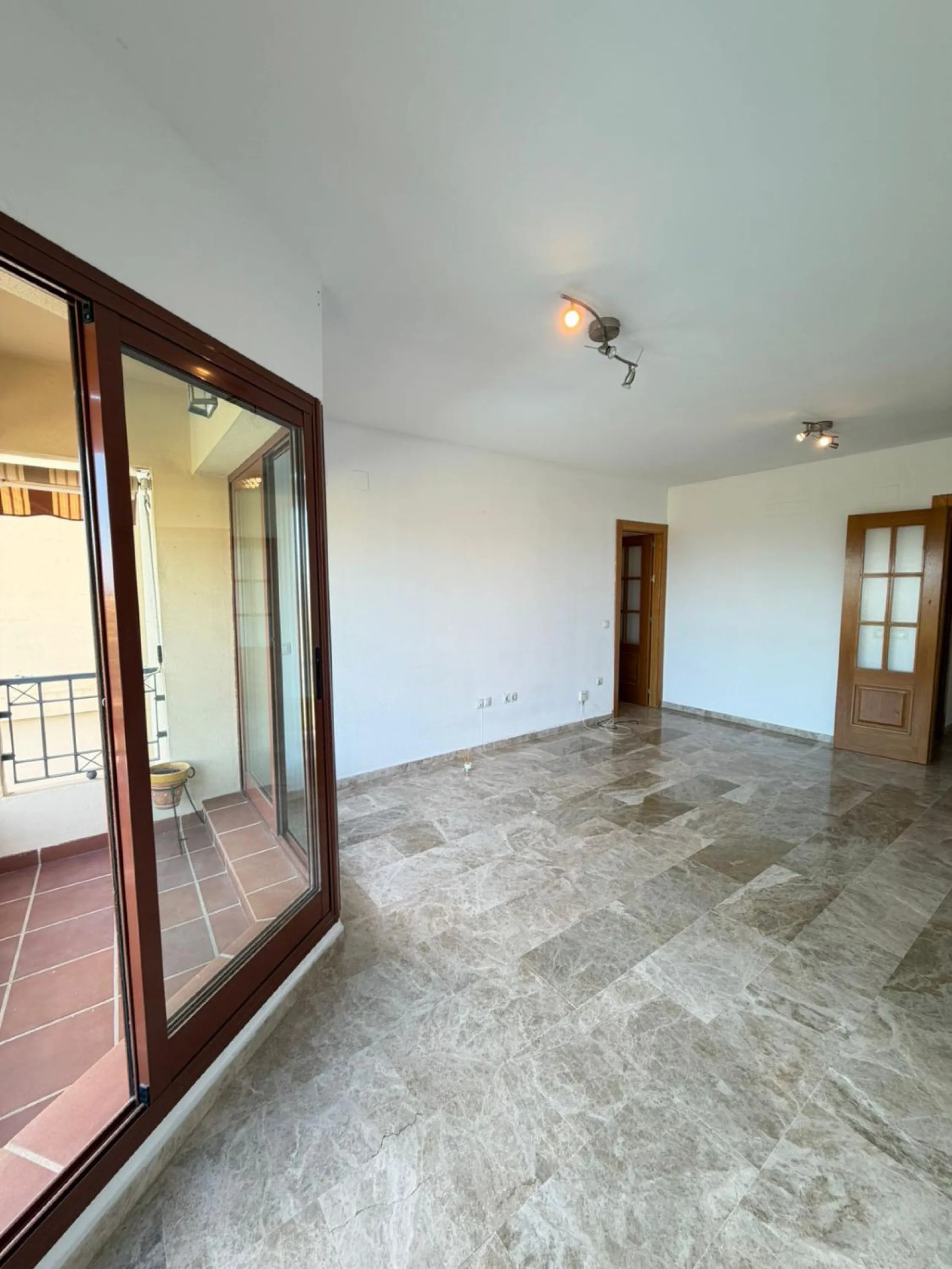 APARTMENT WITH DIRECT SEA VIEWS!