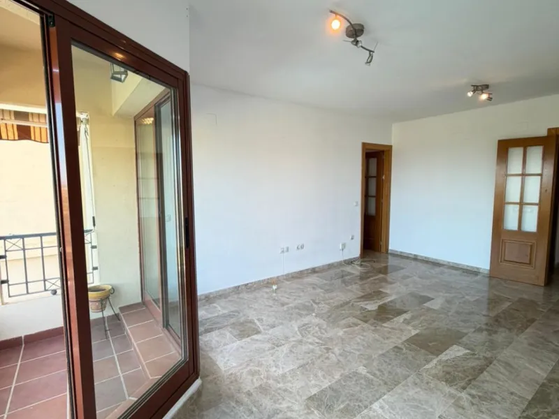 APARTMENT WITH DIRECT SEA VIEWS!