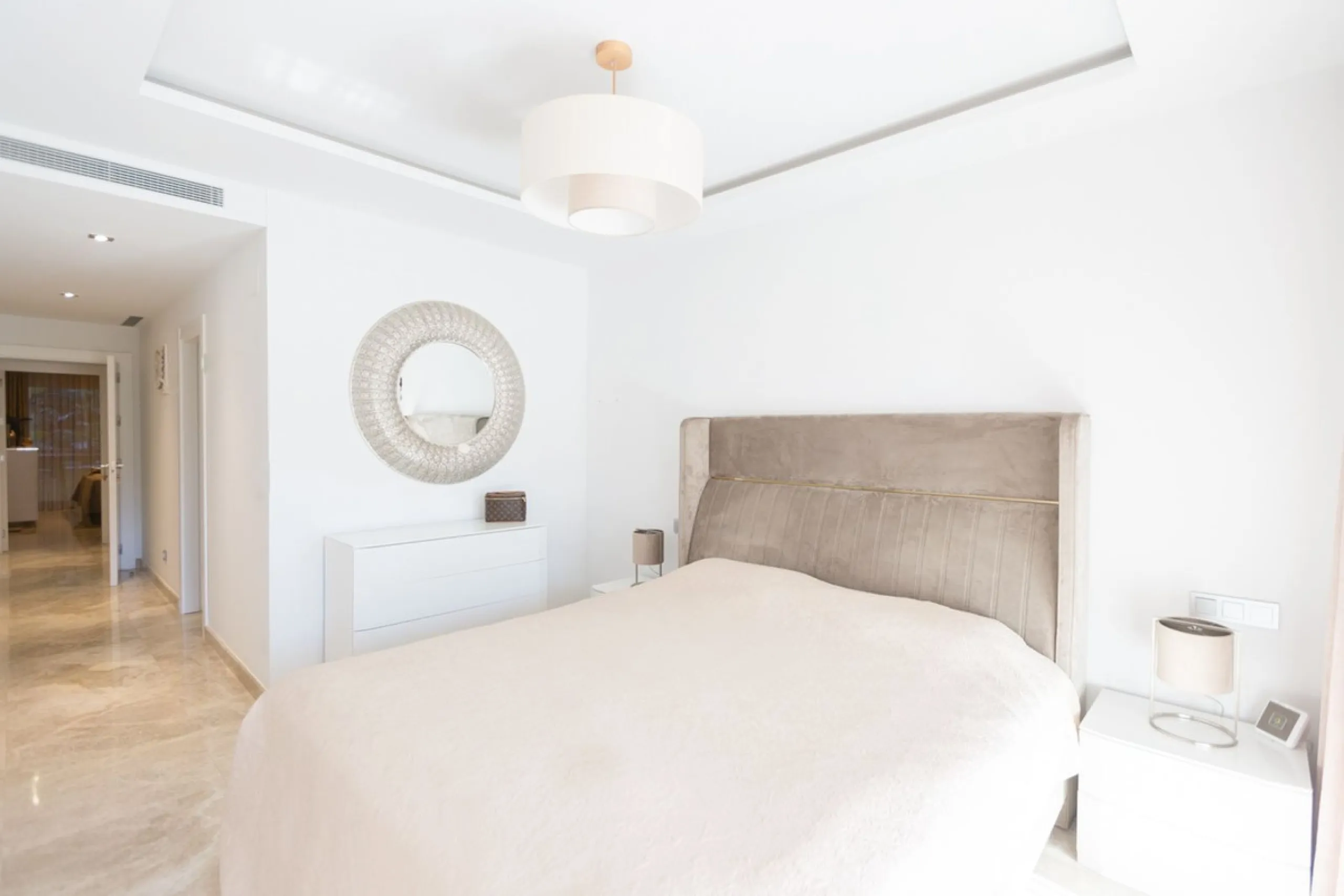 Luxury 2-Bedroom Ground Floor Apartment in Alminar de Marbella – La Cerquilla, Nueva Andalucía