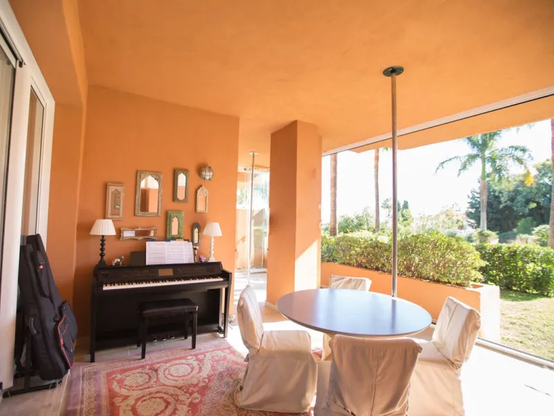 Luxury 2-Bedroom Ground Floor Apartment in Alminar de Marbella – La Cerquilla, Nueva Andalucía