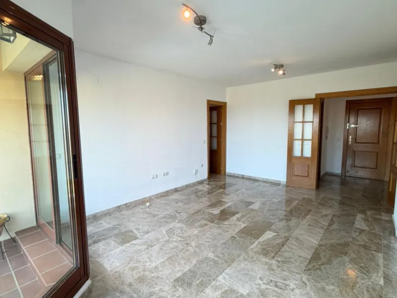 APARTMENT WITH DIRECT SEA VIEWS!