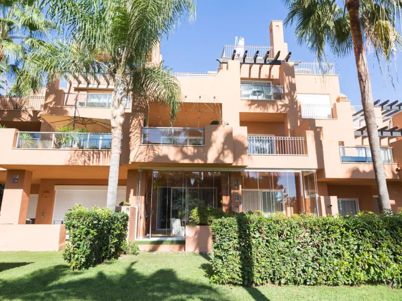 Luxury 2-Bedroom Ground Floor Apartment in Alminar de Marbella – La Cerquilla, Nueva Andalucía