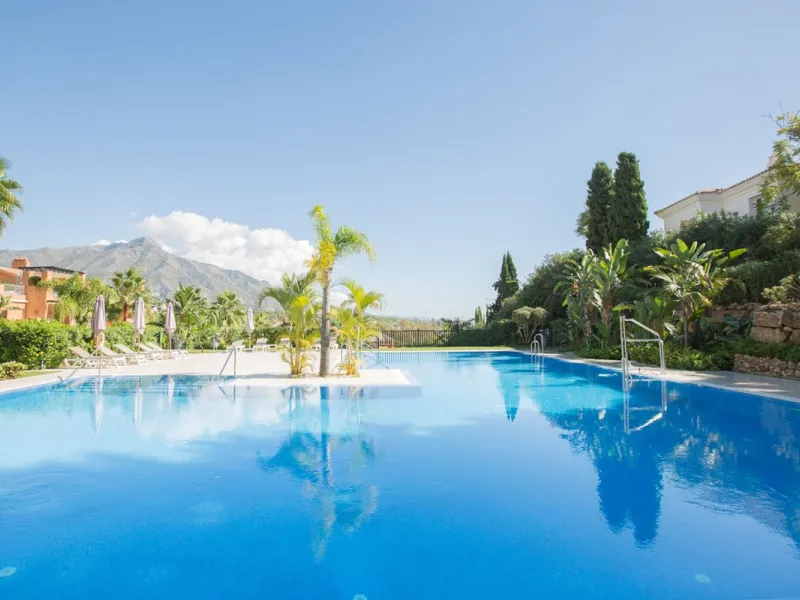 Luxury 2-Bedroom Ground Floor Apartment in Alminar de Marbella – La Cerquilla, Nueva Andalucía