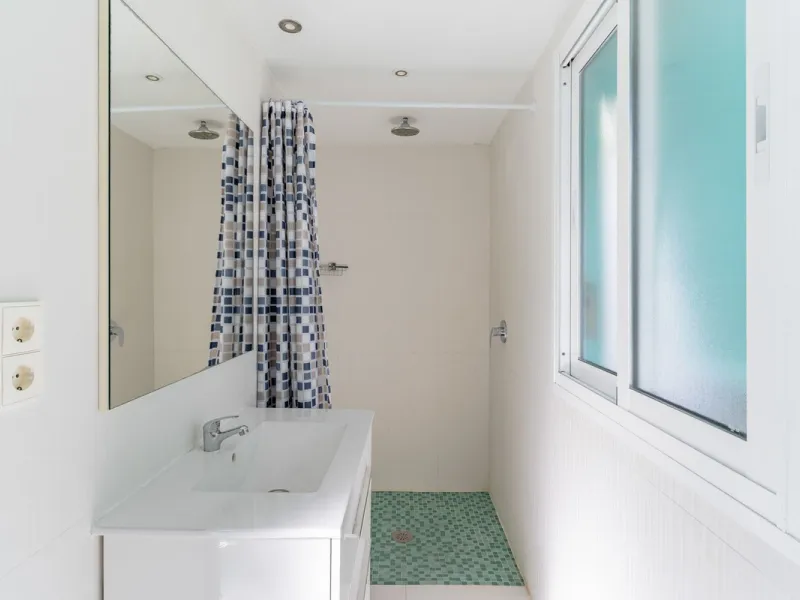 Discover your dream home in the heart of Estepona, where modern comfort meets Mediterranean charm. This detached luxury villa offers privacy, space, and elegance – perfect as a family home or a holiday retreat.