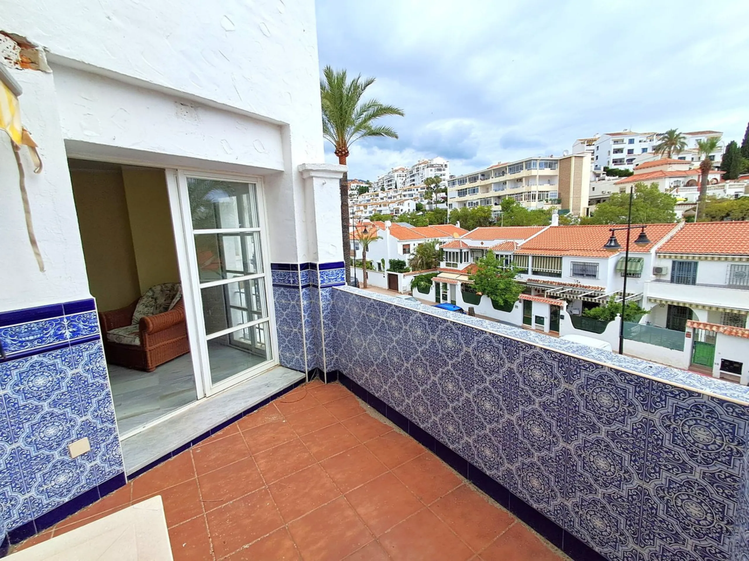 Apartment - Middle Floor Apartment в продаже в Benalmadena, Málaga. В доме 2 спален и 1 ванных комнат. Площадь дома 73 м²