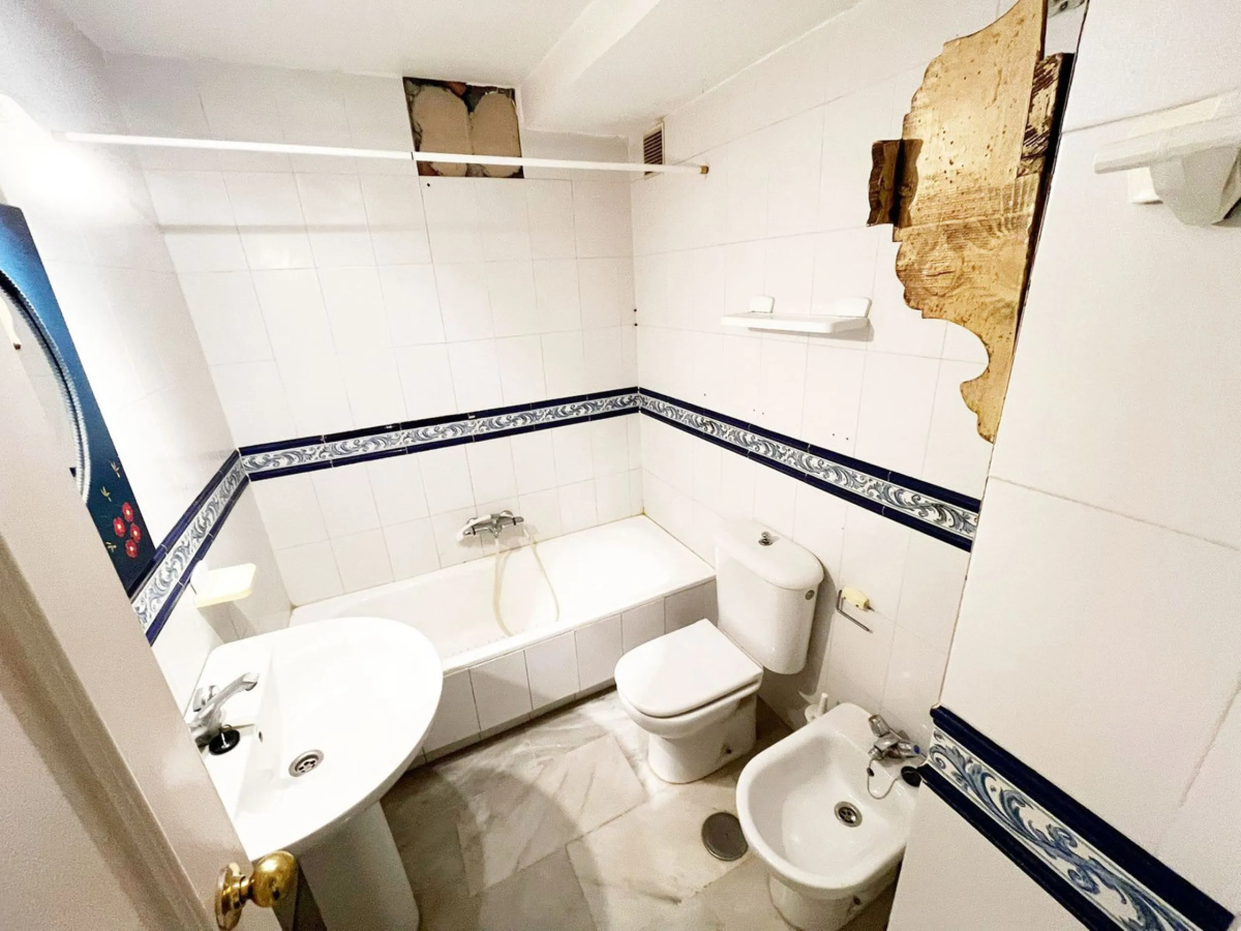 Apartment - Middle Floor Apartment в продаже в Benalmadena, Málaga. В доме 2 спален и 1 ванных комнат. Площадь дома 73 м²