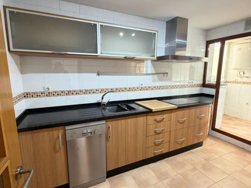 APARTMENT WITH DIRECT SEA VIEWS!