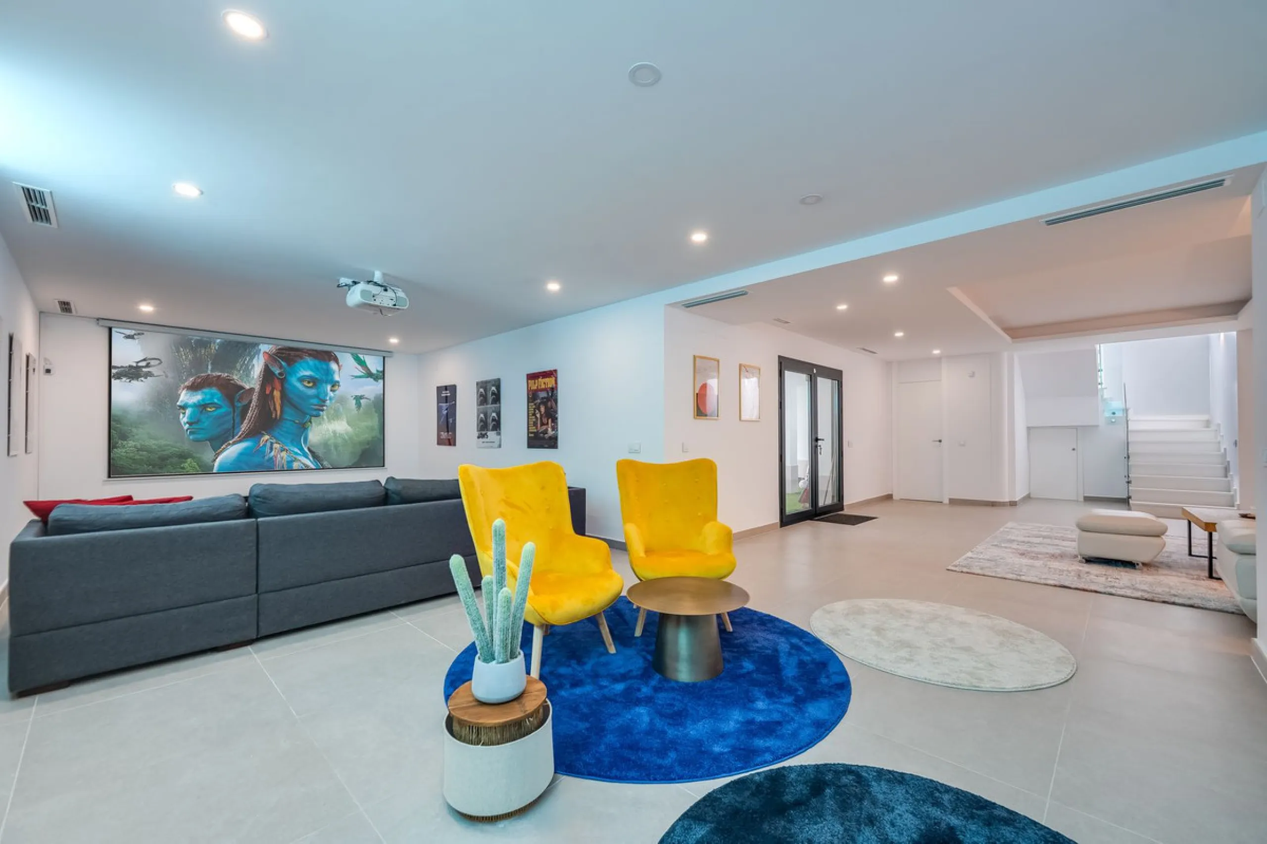 Welcome to a newly completed architectural gem located in the exclusive Montecarlo urbanization of San Pedro de Alcántara. This elegant 5-bedroom villa, spanning over 786 m² of built space across three impeccably designed levels, blends cutting-edge desig