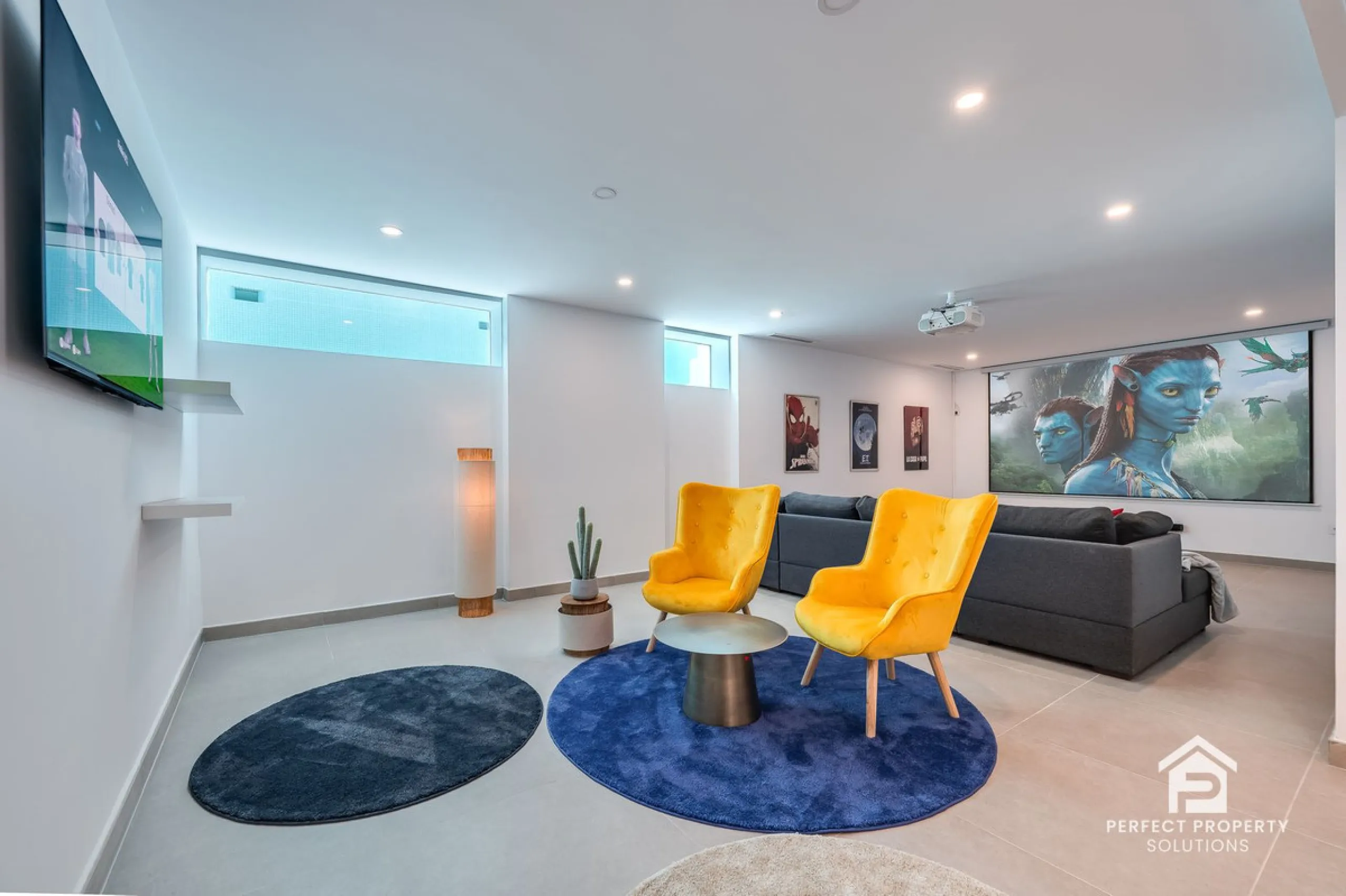 Welcome to a newly completed architectural gem located in the exclusive Montecarlo urbanization of San Pedro de Alcántara. This elegant 5-bedroom villa, spanning over 786 m² of built space across three impeccably designed levels, blends cutting-edge desig