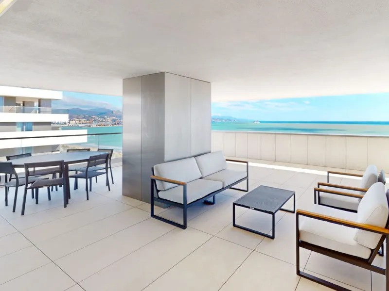 Apartment - Top Floor Apartment в продаже в Málaga, Málaga. В доме 4 спален и 4 ванных комнат. Площадь дома 370 м²