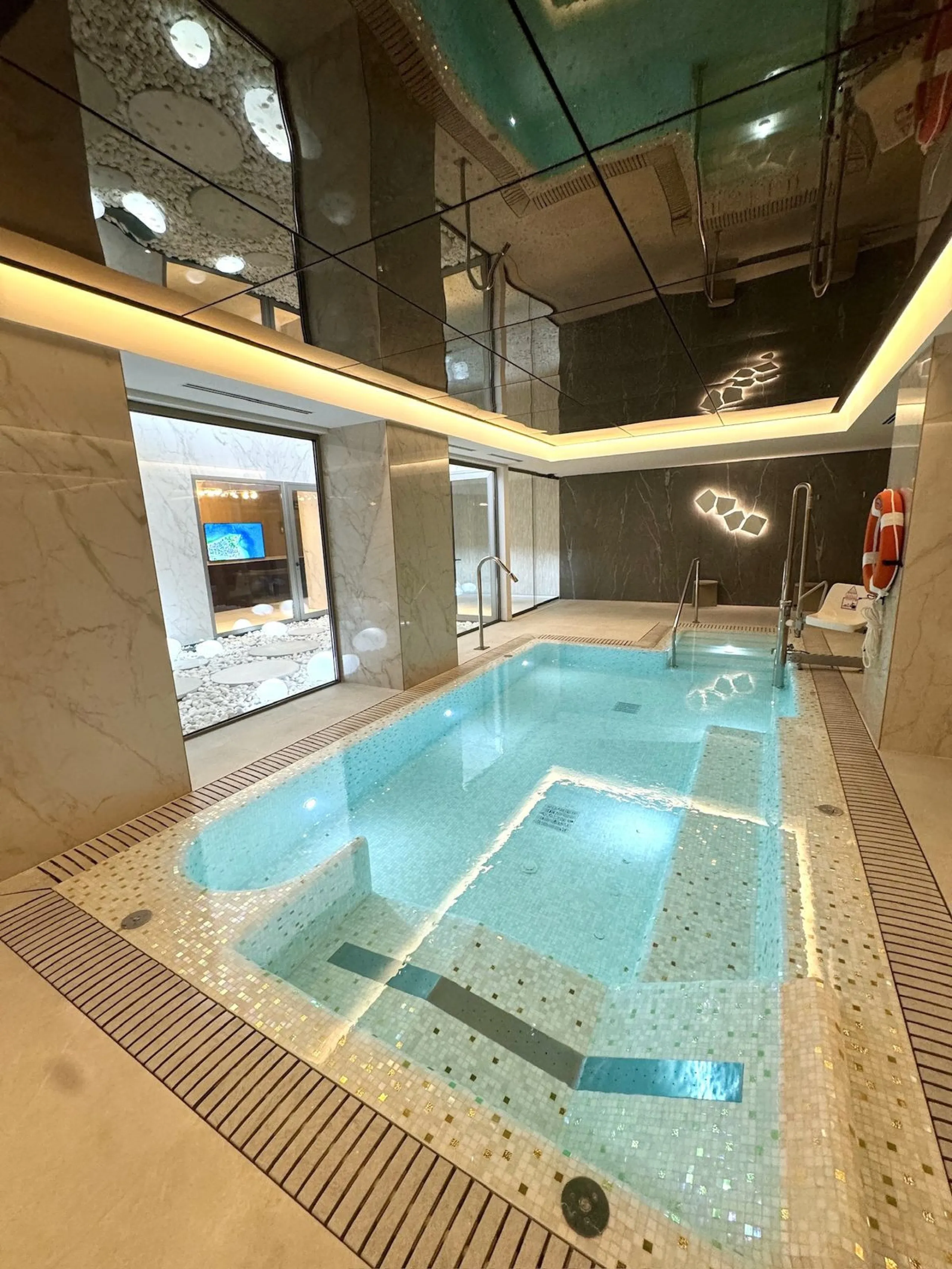 Apartment - Top Floor Apartment в продаже в Málaga, Málaga. В доме 4 спален и 4 ванных комнат. Площадь дома 370 м²