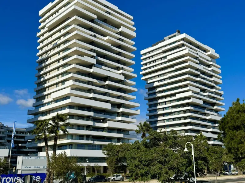 Apartment - Top Floor Apartment в продаже в Málaga, Málaga. В доме 4 спален и 4 ванных комнат. Площадь дома 370 м²