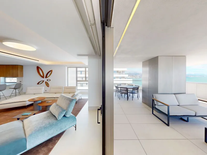 Apartment - Top Floor Apartment в продаже в Málaga, Málaga. В доме 4 спален и 4 ванных комнат. Площадь дома 370 м²